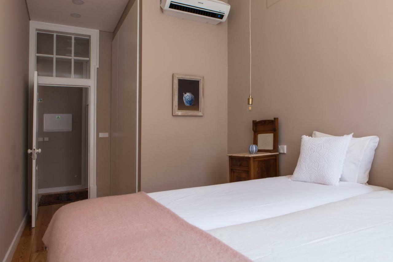 Alfama Baixa Spacious And Bright Apartment Blends The Historic And The Contemporary 2 Bedrs & 2 Bathrs Ac 18Th Century Building Lisbon Bagian luar foto