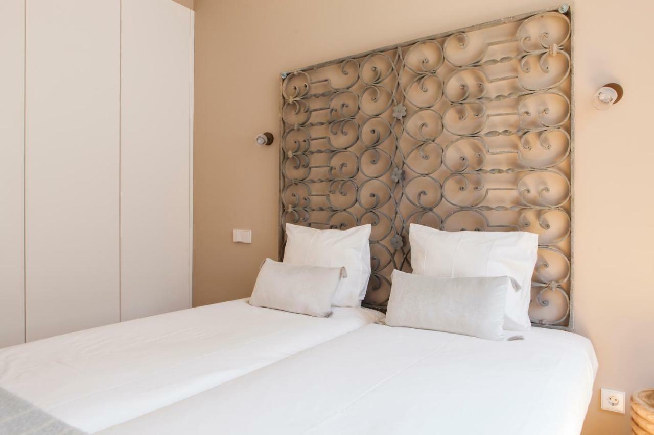 Alfama Baixa Spacious And Bright Apartment Blends The Historic And The Contemporary 2 Bedrs & 2 Bathrs Ac 18Th Century Building Lisbon Bagian luar foto